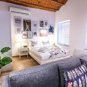 Flats Company Ajda Istanboel